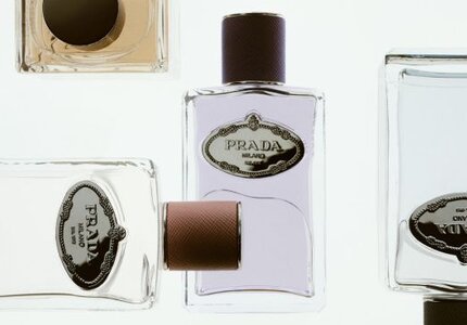 Αρώματα Prada: Αυτοί είναι οι αναπάντεχοι συνδυασμοί συστατικών και τα γεμιστά μπουκάλια