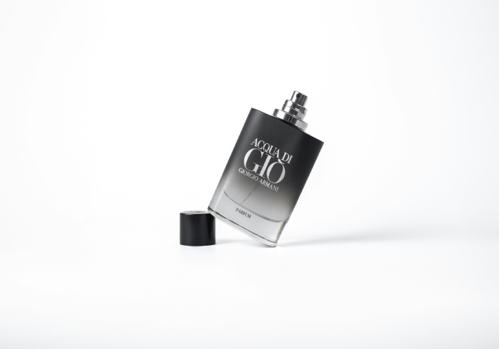 Πώς ο Giorgio Armani κατέκτησε τον κόσμο των αρωμάτων>