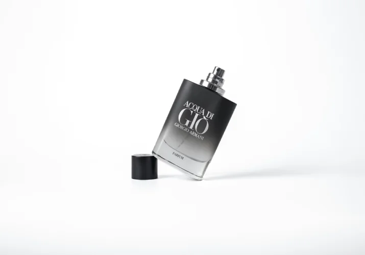 Πώς ο Giorgio Armani κατέκτησε τον κόσμο των αρωμάτων>