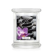 Αρωματικό κερί Kringle Candle Spa ημέρας μεσαίου μεγέθους 2 φυτιλιών (411 g)