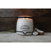 MILKHOUSE CANDLE Λευκό κερί Driftwood & καρύδα με άρωμα ΒΟΥΤΥΡΟ ΒΑΖΟ 2 φυτιλιών (454 g)