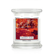 Kringle Candle Crimson Park αρωματικό κερί μεσαίο 2-φιτίλι (411 g)