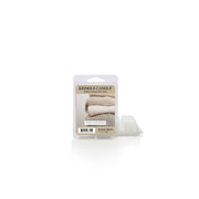 Πλεκτά πουλόβερ Kringle Candle με αρωματικό κερί (64g)