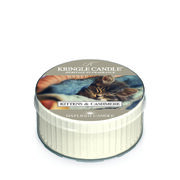 Αρωματικό κερί Kringle Candle Kittens & Cashmere (42g)