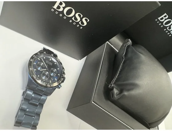 Hugo boss 1513758 - second hand - 0-02-05-b656bf62cb0f03d0bf1978666e3d014d9c9396645659cbe8196c619033de821c_8658b8ac77573536